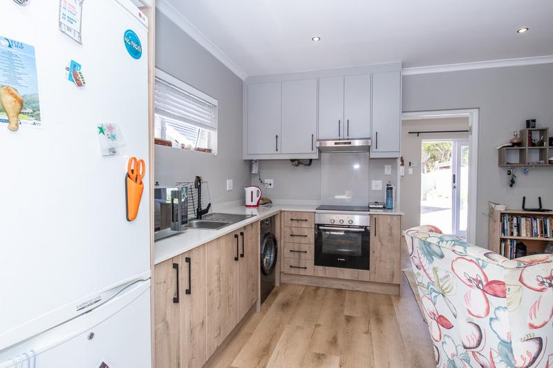 To Let 1 Bedroom Property for Rent in Meadowridge Western Cape
